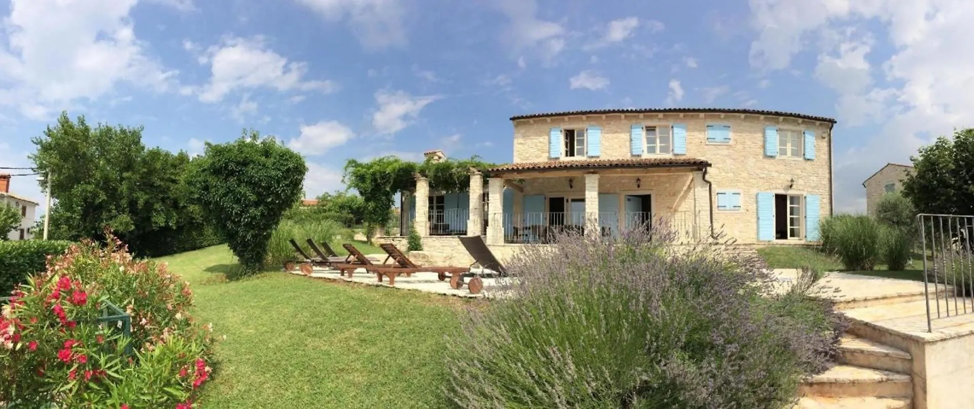Hochwertig Ausgestattete Ferienvilla Mit Grossem Garten- Und Poolbereich Sovinjak Croatie